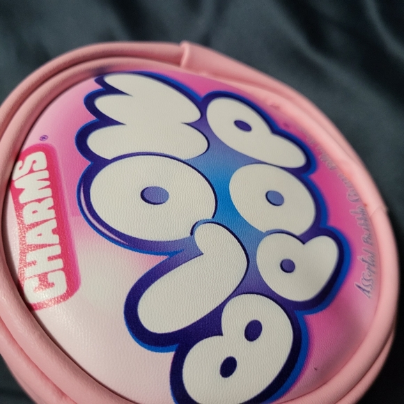 Charms Pop Pink Round Case - Picture 2 of 4